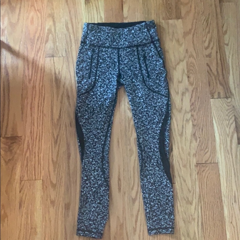 Lulu lemon speed up tight with 2 zip pockets